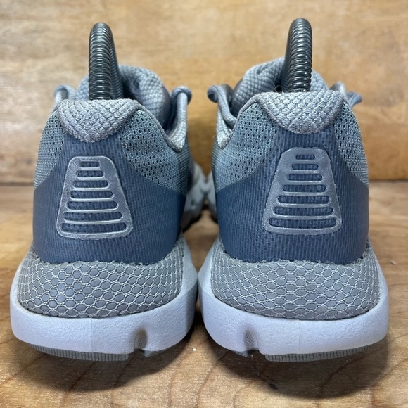 Under Armour HOVR Infinite REFLECTIVE Womens Sz 7.5 Running Shoes Sneakers Gray - Picture 4 of 9